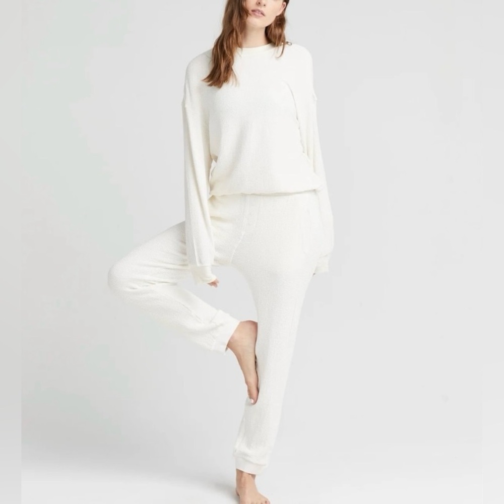 Cozy White Lounge Set